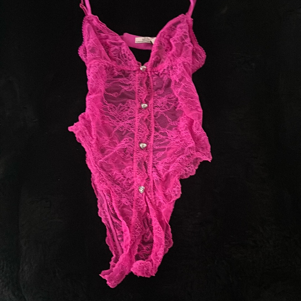 Hot pink lace bodysuit - Picture 2 of 5